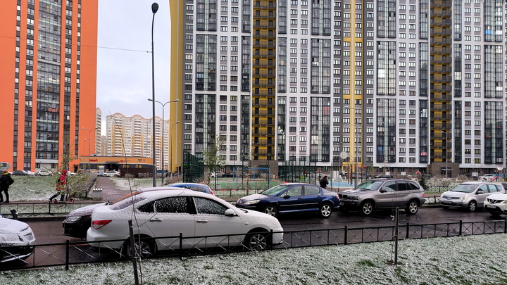 Майский снегопад в центре Москвы попал на видео