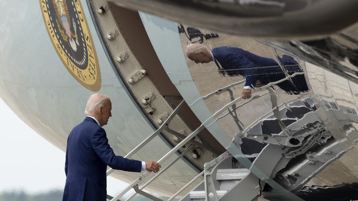 Байдена вывели из игры. С кем США продолжат харчить Россию?