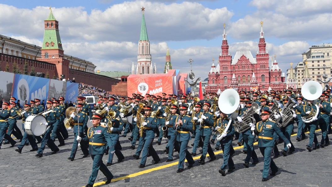 Что делают в Кремле. Парад 9 мая в старое время. Атака дронов на Кремль.