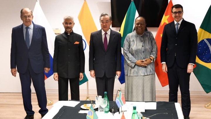 Китай выступил за расширение БРИКС: Дорога открыта