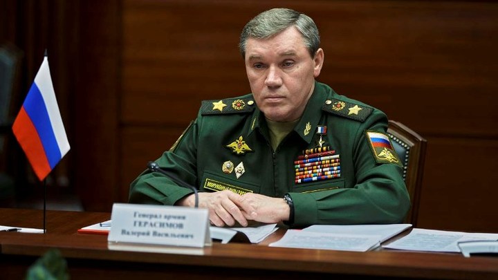 Начальник Генштаба Вооруженных сил России Валерий Герасимов продолжит работу на своем посту