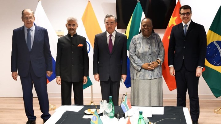 Час Икс для Запада пробьёт 22 августа. БРИКС делает ход конём