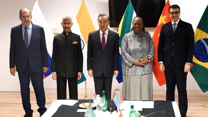 Россия на месте председателя БРИКС: Что будет с расчётами в нацвалютах