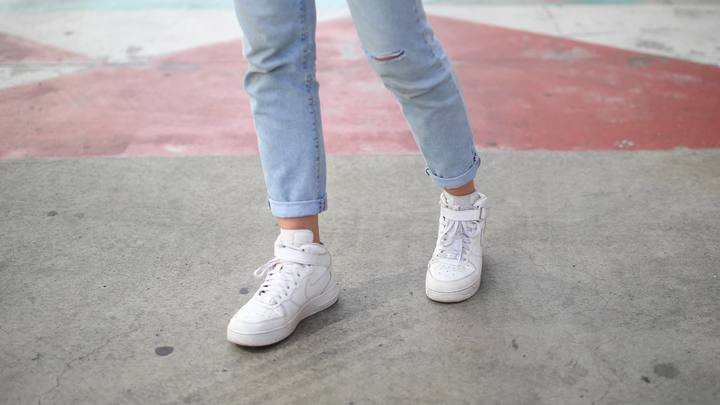 Волшебный способ очистить кроссовки: станут белыми за минуту