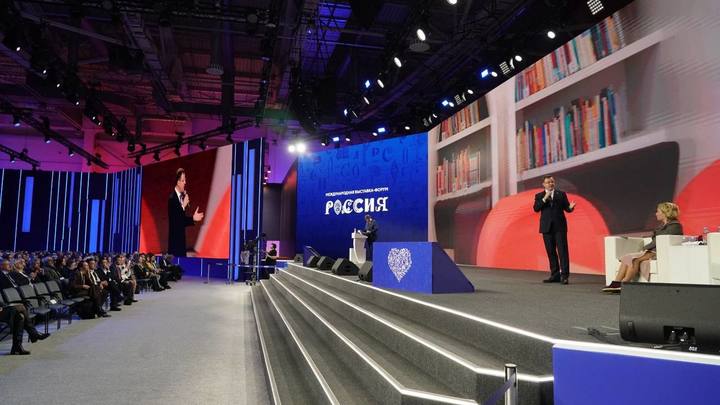 В День культуры на выставке «Россия» рассказали о модельных библиотеках Самарской области