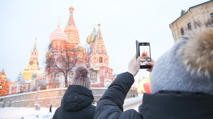 Москва подготовила Зимнюю сказку для семей участников СВО из регионов России