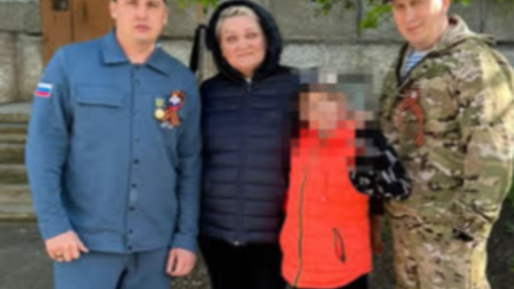 Плакали и обнимали полицейских: в Челябинской области дети выпрыгнули в окно от агрессивного отчима