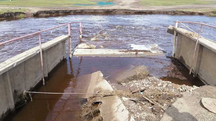 Хвостохранилище в Петровск-Забайкальском переполнили паводковые воды