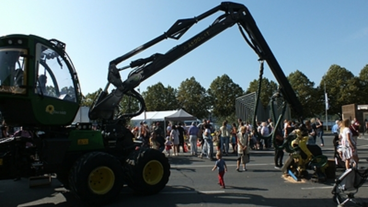 В Молдавии фермеры с криками Это не жизнь завалили Минсельхоз яблоками