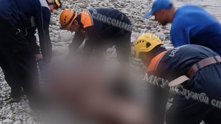 В Сочи в русле реки Аше обнаружили тело мужчины