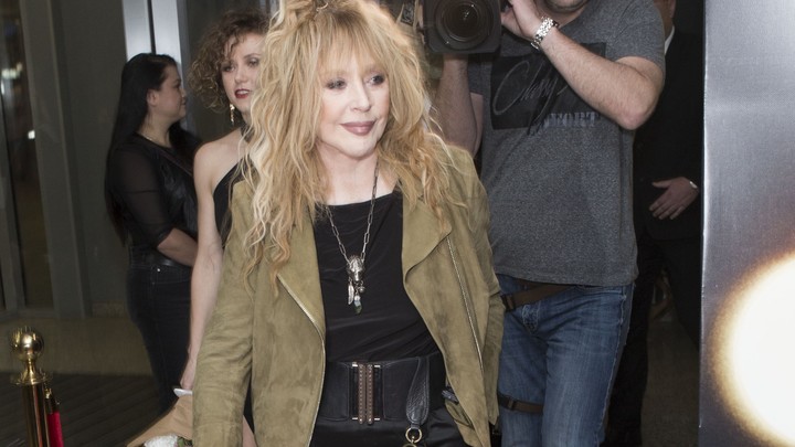 Вернувшаяся в Россию Алла Пугачева поздравила всех с Днем Победы и вспомнила про однополчан