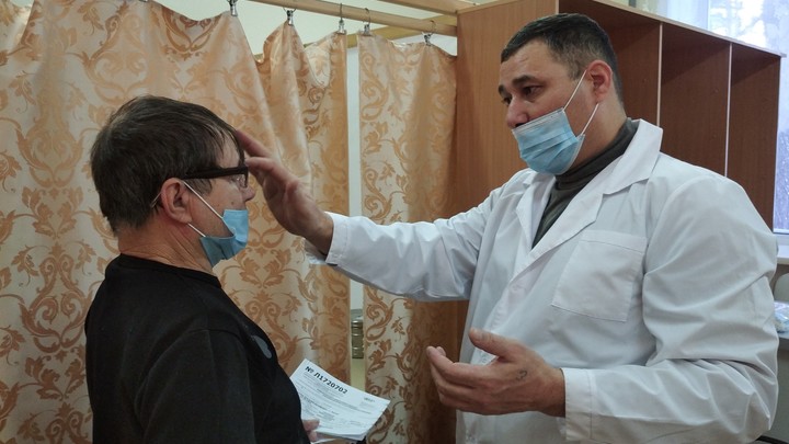Жители Новосибирска стали чаще болеть и уходить на больничный с ОРВИ