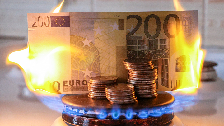 В Европе подсчитали траты на смягчение энергокризиса: Речь о сотнях миллиардов евро