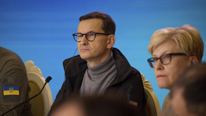 Поляки потребовали отправить премьера в отставку. Европейцы устали содержать Украину