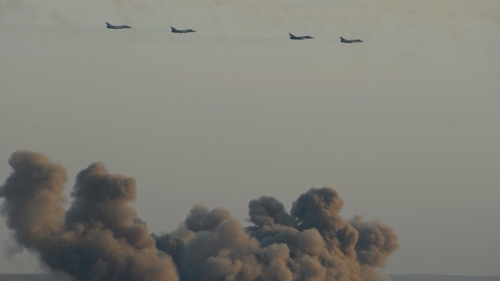 Кинжалы стирают заводы с карты Украины. А Киев тонет в фекалиях