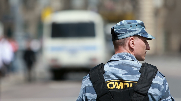 ОМОН и ГИБДД устроили облаву с массовыми задержаниями в Цыганском поселке в Екатеринбурге