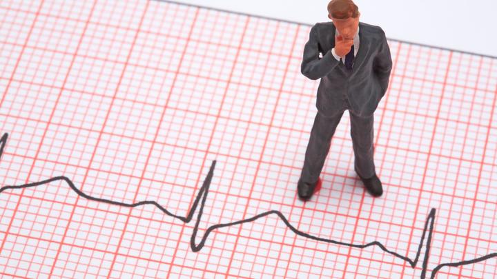 COVID-19 протекает драматичнее: Светило кардиологии дал важную рекомендацию для тех, кому за 40