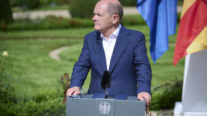 Шольц умил Кота, ползая в ногах у канадцев и американцев