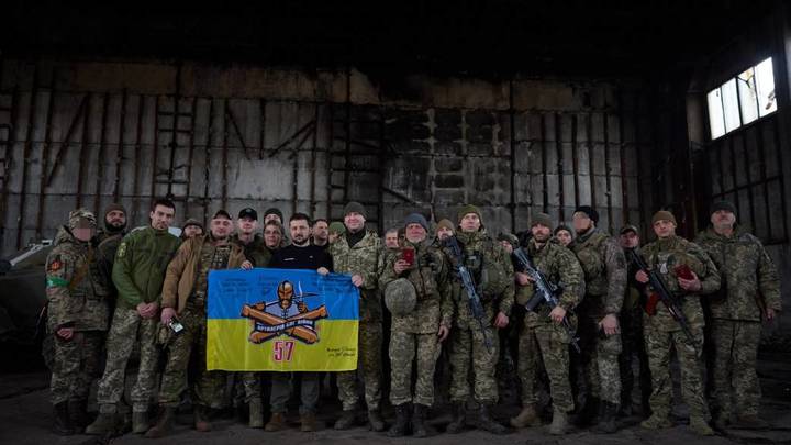 Ермак на видео выдал прячущихся в подвале боевиков ВСУ за мирных жителей Бахмута