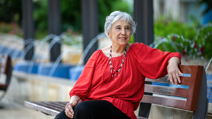 Почему волосы становятся седыми и как с этим бороться