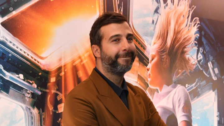 Бизнес, недвижимость и долги: что происходит с Иваном Ургантом в Париже?