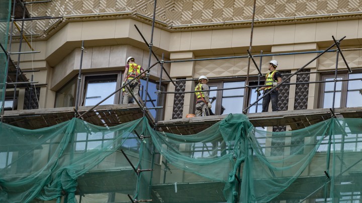 Особое внимание - фасадам: На северо-западе Москвы отремонтируют более 150 домов