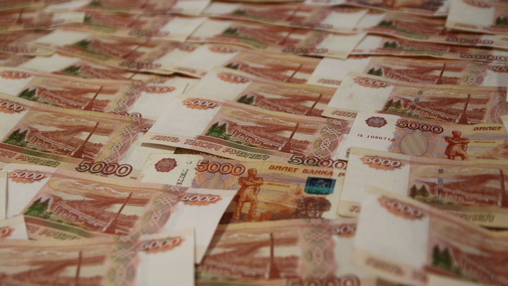 10% обеспеченных жителей России получают зарплату 227 тысяч в месяц