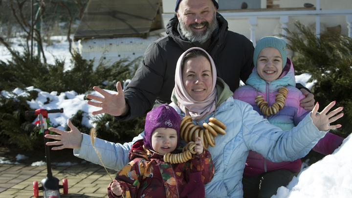Поддержать русский бэби-бум не словом, а делом: Семьям вручили особые сертификаты