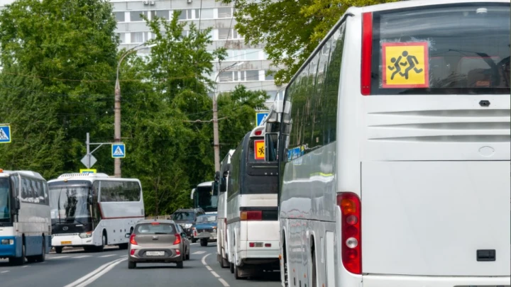 Автобус с туристами слетел в кювет под Владимиром: Полсотни пассажиров, дети – десятки пострадавших