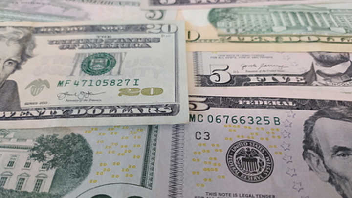 Экономист объяснил, чем России грозит слишком низкий курс доллара