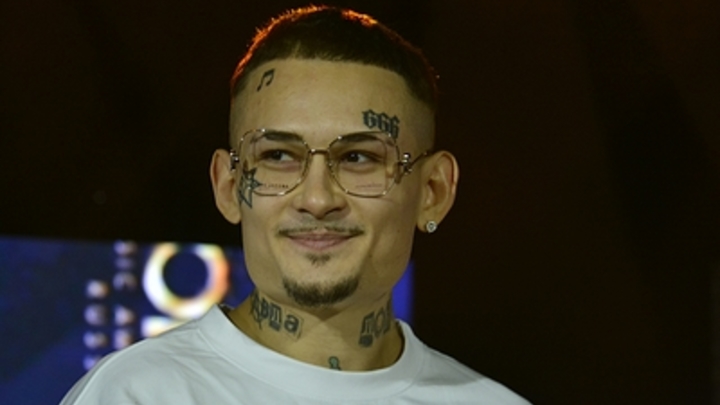 Моргенштерн* проверил уши Собчак с магнитом