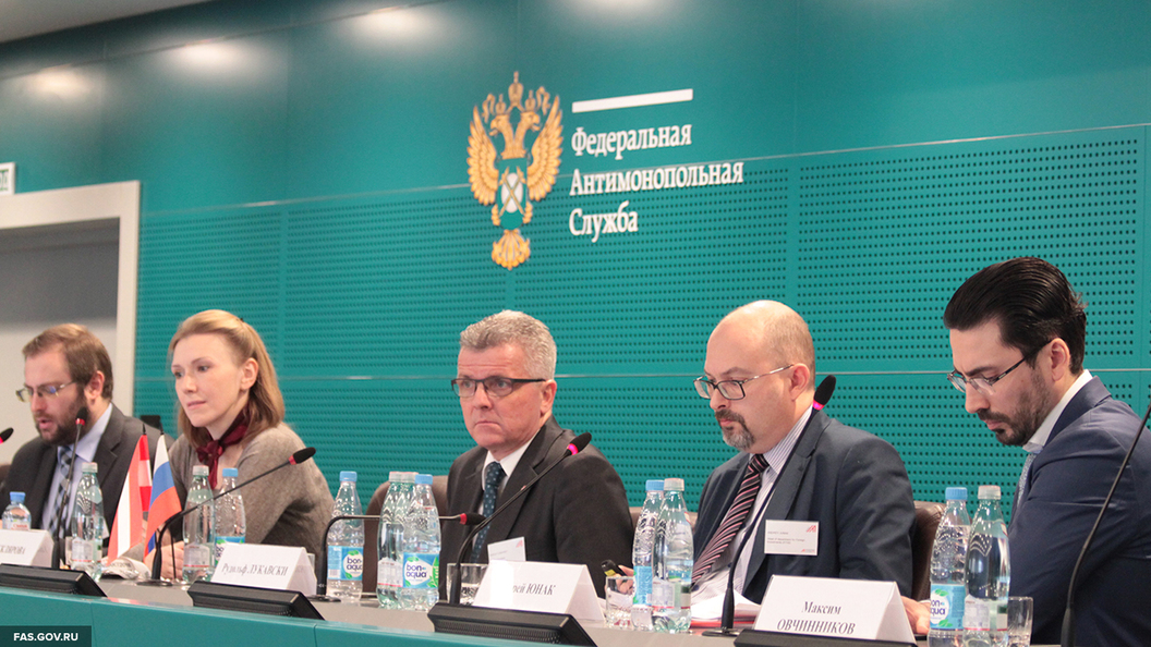 ФАС оштрафовала сборщиков металлолома за кощунственное использование плаката Родина-мать зовет! ФАС оштрафовала сборщиков металлолома за кощунственное использование плаката Родина-мать зовет!