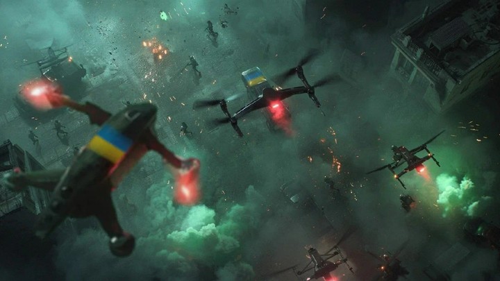 В Азове мощный пожар: Враг атаковал резервуары с нефтепродуктами