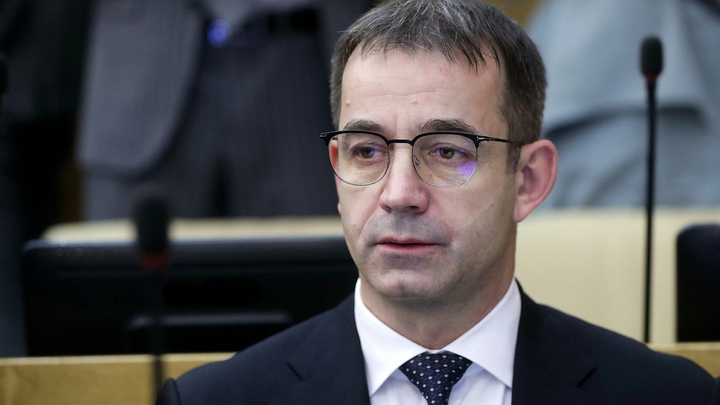 Дмитрия Певцова обвинили в обмане избирателей. Ответ последовал прямой