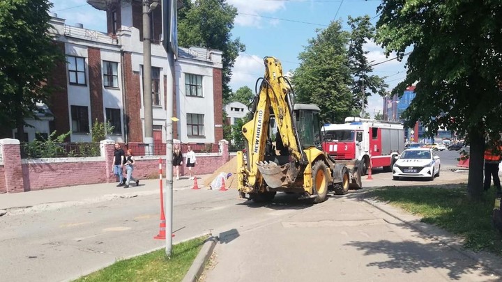 В Иванове на проспекте Ленина трактор при дорожных работах насмерть задавил женщину