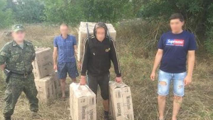 Ходячие табакерки: В Ростовской области задержали украинских контрабандистов