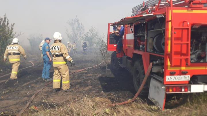 В Ростовской области сотрудник МЧС лишился дома, спасая от пожара детский сад и школу