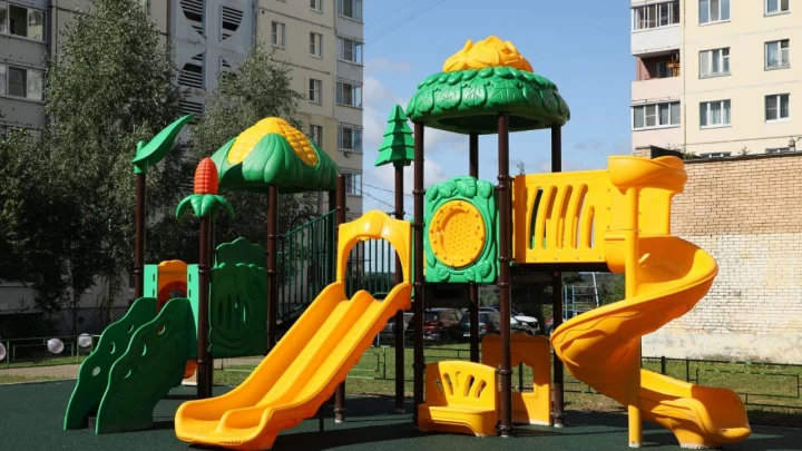 Приняли на ура: В Наро-Фоминске у детей появилась новая площадка