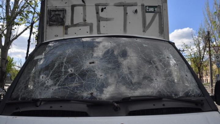 Выбитые окна, осколки снарядов: появились первые фото из Тёткино после обстрела ВСУ