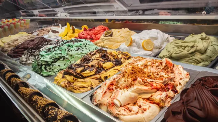 Американка выиграла в суде более 14 млн долларов за мороженое с гвоздями