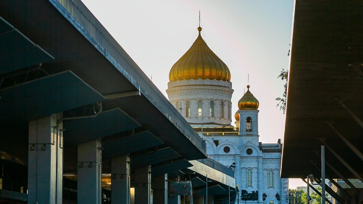 Женщина попыталась пронести боеприпасы в Храм Христа Спасителя