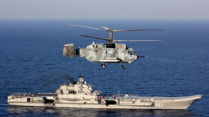 России следует сохранить авианосец Адмирал Кузнецов: На Западе подсчитали выгоду