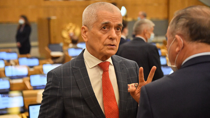 Онищенко считает нецелесообразным введение постоянной системы QR-кодов