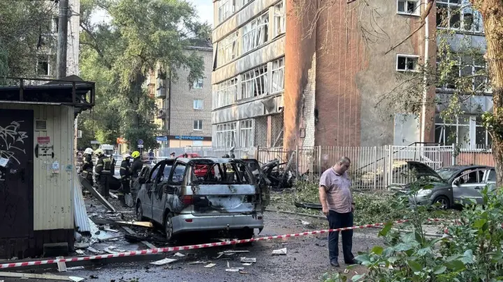 Атака дронов на Воронежскую область: удар по центру Воронежа, ранен годовалый ребенок, видео