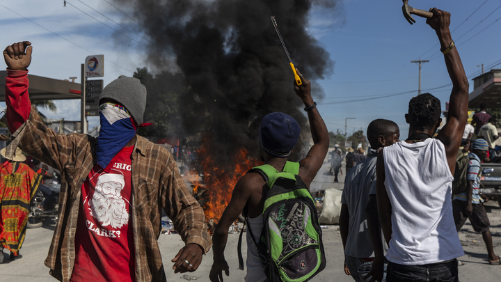 Гаити в огне: Жители республики матом послали США