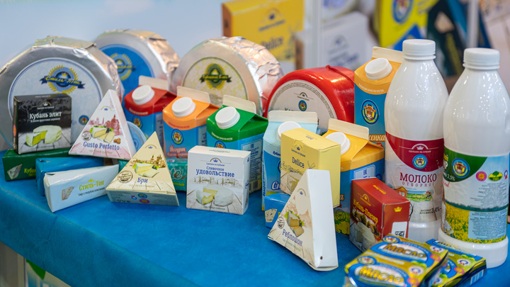 На социальной ярмарке в Новосибирске можно купить мясо, молоко и другие продукты со скидками