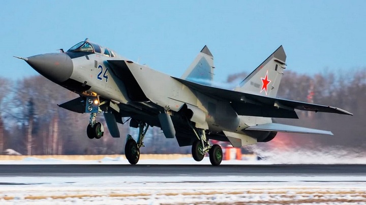 Под Калининград прибыли МиГ-31 с Кинжалами