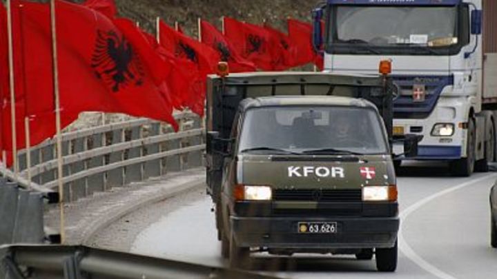 Киев отзывает свой миротворческий контингент из Косово