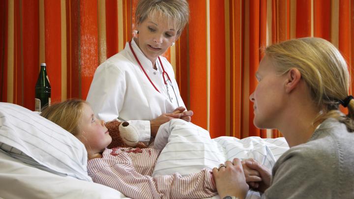 Не хочется пугать, однако…: Врач озвучила критическое заблуждение родителей при COVID-19