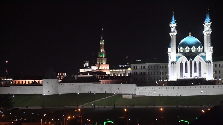 Чёрный кот на фоне кровавого заката: Русофобская обложка вызвала споры в Татарстане